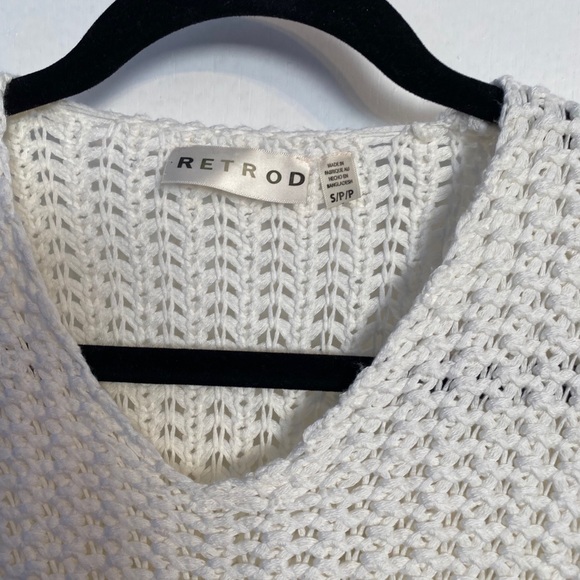 Lady’s top - Picture 3 of 3